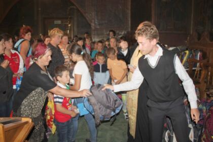 Rechizite şcolare oferite de Arhiepiscopia Dunării de Jos – fotografia 13