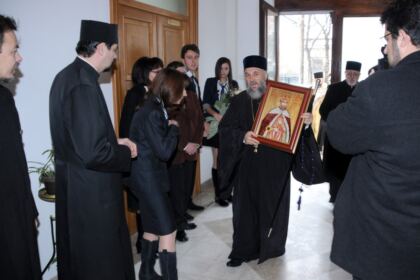 Întâlnirea Înaltpresfinţitului Arhiepiscop Casian cu tinerii de la Colegiul „Nicolae Bălcescu“ din Brăila – fotografia 2