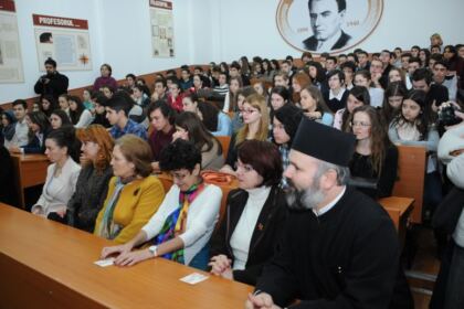 Întâlnirea Înaltpresfinţitului Arhiepiscop Casian cu tinerii de la Colegiul „Nicolae Bălcescu“ din Brăila – fotografia 11