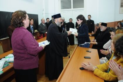 Întâlnirea Înaltpresfinţitului Arhiepiscop Casian cu tinerii de la Colegiul „Nicolae Bălcescu“ din Brăila – fotografia 18