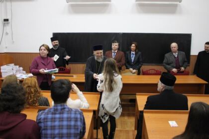 Întâlnirea Înaltpresfinţitului Arhiepiscop Casian cu tinerii de la Colegiul „Nicolae Bălcescu“ din Brăila – fotografia 19