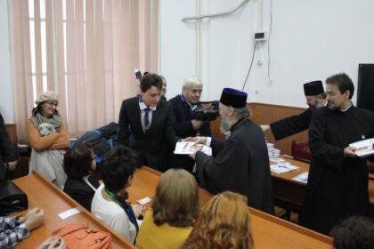 Întâlnirea Înaltpresfinţitului Arhiepiscop Casian cu tinerii de la Colegiul „Nicolae Bălcescu“ din Brăila – fotografia 24