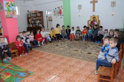 Vizita Înaltpreasfinţitului Casian la Grădiniţa „Familia“ din Brăila – fotografia 2
