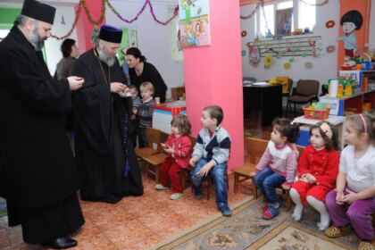 Vizita Înaltpreasfinţitului Casian la Grădiniţa „Familia“ din Brăila – fotografia 5