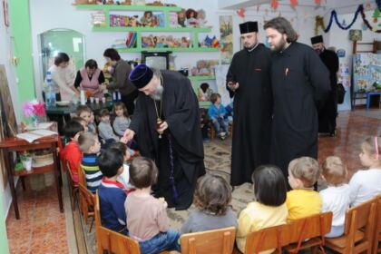 Vizita Înaltpreasfinţitului Casian la Grădiniţa „Familia“ din Brăila – fotografia 9