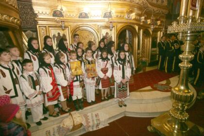 Festivalul de datini şi obiceiuri „Tudor Pamfile” la Catedrala Arhiepiscopală din Galaţi – fotografia 2