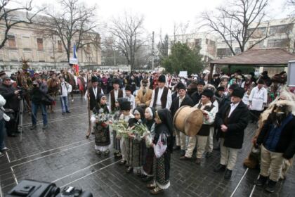 Festivalul de datini şi obiceiuri „Tudor Pamfile” la Catedrala Arhiepiscopală din Galaţi – fotografia 11