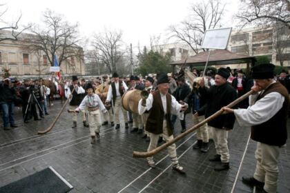 Festivalul de datini şi obiceiuri „Tudor Pamfile” la Catedrala Arhiepiscopală din Galaţi – fotografia 13