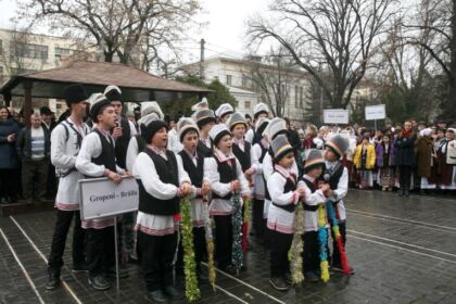 Festivalul de datini şi obiceiuri „Tudor Pamfile” la Catedrala Arhiepiscopală din Galaţi – fotografia 18