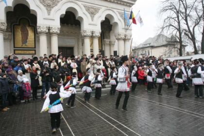 Festivalul de datini şi obiceiuri „Tudor Pamfile” la Catedrala Arhiepiscopală din Galaţi – fotografia 21