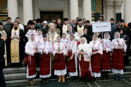 Festivalul de datini şi obiceiuri „Tudor Pamfile” la Catedrala Arhiepiscopală din Galaţi – fotografia 33