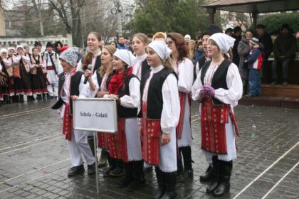 Festivalul de datini şi obiceiuri „Tudor Pamfile” la Catedrala Arhiepiscopală din Galaţi – fotografia 34