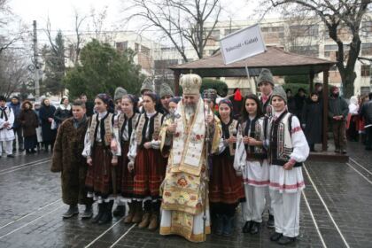 Festivalul de datini şi obiceiuri „Tudor Pamfile” la Catedrala Arhiepiscopală din Galaţi – fotografia 36