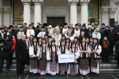 Festivalul de datini şi obiceiuri „Tudor Pamfile” la Catedrala Arhiepiscopală din Galaţi – fotografia 38