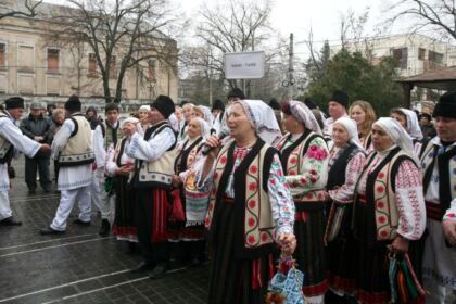 Festivalul de datini şi obiceiuri „Tudor Pamfile” la Catedrala Arhiepiscopală din Galaţi – fotografia 40