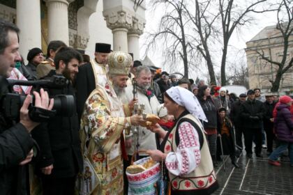 Festivalul de datini şi obiceiuri „Tudor Pamfile” la Catedrala Arhiepiscopală din Galaţi – fotografia 41
