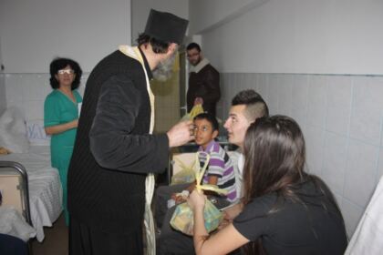 Activităţi social-filantropice la Duminica Înfricoşătoarei Judecăţi – fotografia 2