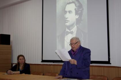 Poetul Mihai Eminescu omagiat de tinerii elevi seminarişti – fotografia 6