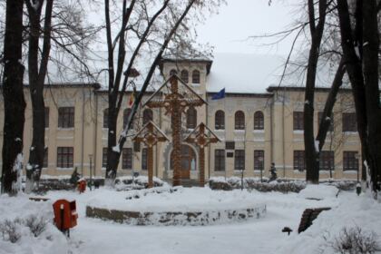 Simpozion interliceal la Seminarul „Sf. Ap. Andrei“ din Galaţi – fotografia 1