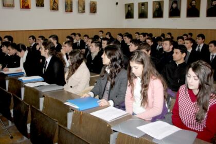 Simpozion interliceal la Seminarul „Sf. Ap. Andrei“ din Galaţi – fotografia 4