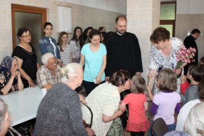 Program social-filantropic la Centrul Social „Speranţe pentru vârsta a III-a“ din Galaţi – fotografia 6