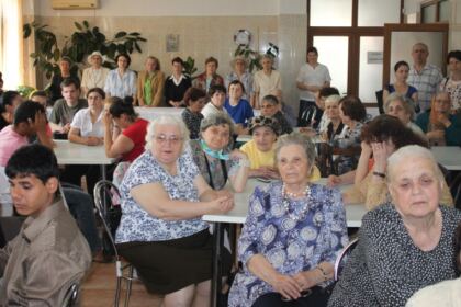 Program social-filantropic la Centrul Social „Speranţe pentru vârsta a III-a“ din Galaţi – fotografia 17