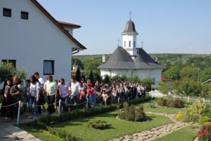 Sărbătoarea Preasfintei Treimi la Altarul din codrii Buciumenilor – fotografia 17
