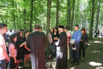 Sărbătoarea Preasfintei Treimi la Altarul din codrii Buciumenilor – fotografia 53