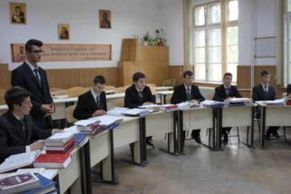 Examen de certificare a competenţelor profesionale la Seminarul Teologic „Sfântul Apostol Andrei“ din Galaţi – fotografia 13