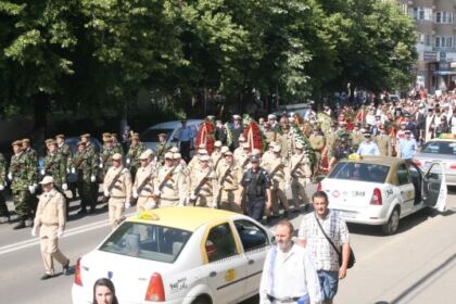 Praznicul Înălţării Domnului şi Ziua Eroilor sărbătorite la Galaţi şi Brăila – fotografia 11