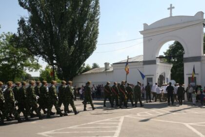 Praznicul Înălţării Domnului şi Ziua Eroilor sărbătorite la Galaţi şi Brăila – fotografia 21
