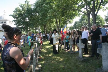 Praznicul Înălţării Domnului şi Ziua Eroilor sărbătorite la Galaţi şi Brăila – fotografia 29