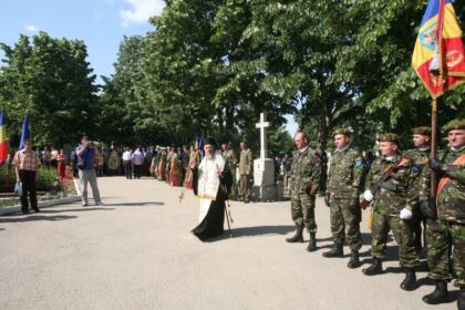 Praznicul Înălţării Domnului şi Ziua Eroilor sărbătorite la Galaţi şi Brăila – fotografia 31