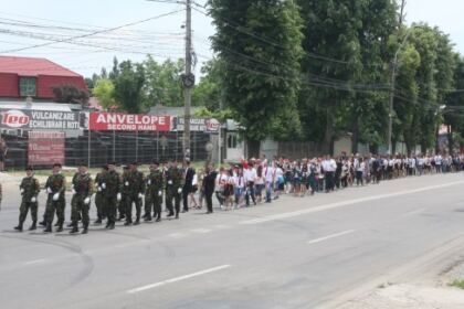 Praznicul Înălţării Domnului şi Ziua Eroilor sărbătorite la Galaţi şi Brăila – fotografia 12