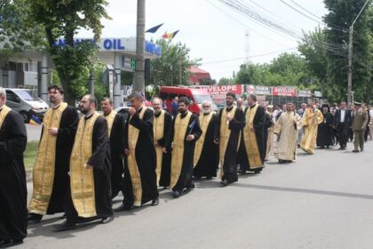 Praznicul Înălţării Domnului şi Ziua Eroilor sărbătorite la Galaţi şi Brăila – fotografia 18
