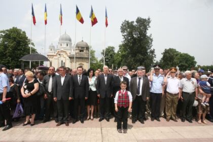 Praznicul Înălţării Domnului şi Ziua Eroilor sărbătorite la Galaţi şi Brăila – fotografia 24