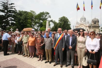 Praznicul Înălţării Domnului şi Ziua Eroilor sărbătorite la Galaţi şi Brăila – fotografia 25