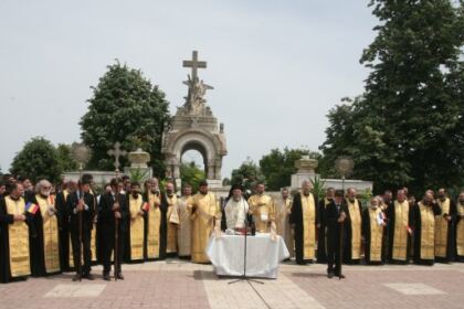 Praznicul Înălţării Domnului şi Ziua Eroilor sărbătorite la Galaţi şi Brăila – fotografia 26