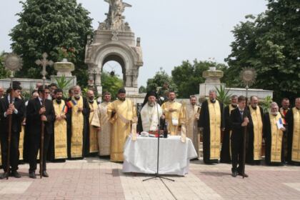 Praznicul Înălţării Domnului şi Ziua Eroilor sărbătorite la Galaţi şi Brăila – fotografia 27