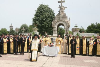Praznicul Înălţării Domnului şi Ziua Eroilor sărbătorite la Galaţi şi Brăila – fotografia 29