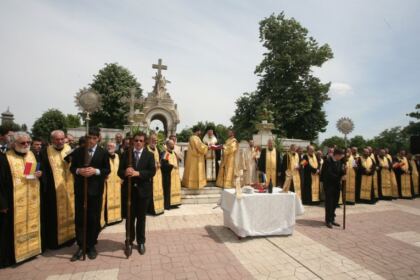 Praznicul Înălţării Domnului şi Ziua Eroilor sărbătorite la Galaţi şi Brăila – fotografia 32