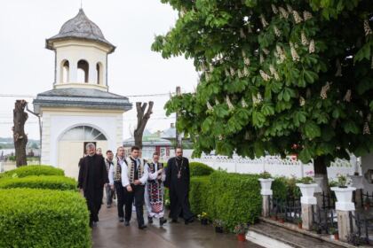 Vizita misionară a tinerilor ASCOR în parohia Matca din judeţul Galaţi – fotografia 14