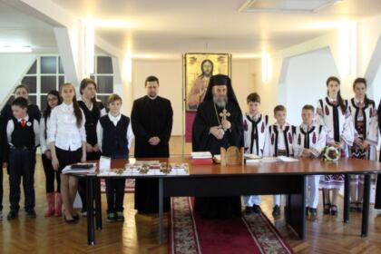 Premierea câştigătorilor etapei eparhiale a Concursului naţional „Sfânta Euharistie – Lumina vieţii creştine” – fotografia 10
