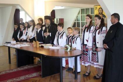 Premierea câştigătorilor etapei eparhiale a Concursului naţional „Sfânta Euharistie – Lumina vieţii creştine” – fotografia 12
