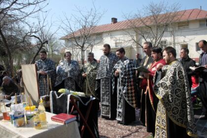 Rugăciune şi filantropie în parohia Pechea – fotografia 1