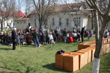 Rugăciune şi filantropie în parohia Pechea – fotografia 8