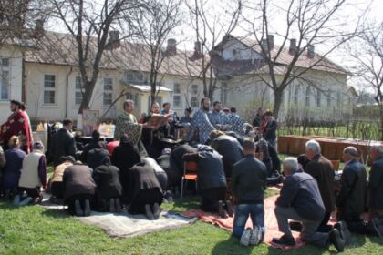 Rugăciune şi filantropie în parohia Pechea – fotografia 11