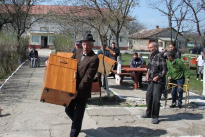 Rugăciune şi filantropie în parohia Pechea – fotografia 15