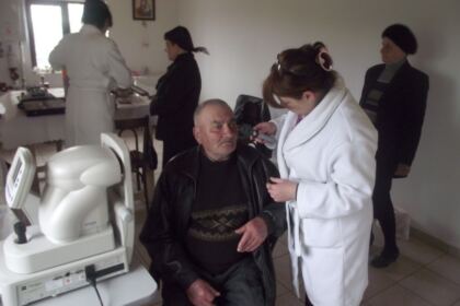 Rugăciune şi filantropie în parohia Pechea – fotografia 2