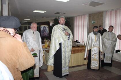 Slujire liturgică şi social filantropică în Spitalul Clinic de Urgenţe „Sf. Ap. Andrei“ din Galaţi – fotografia 7